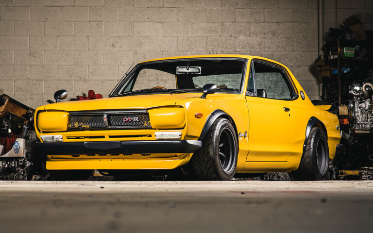 yellow nissan hakosuka gt-r skyline