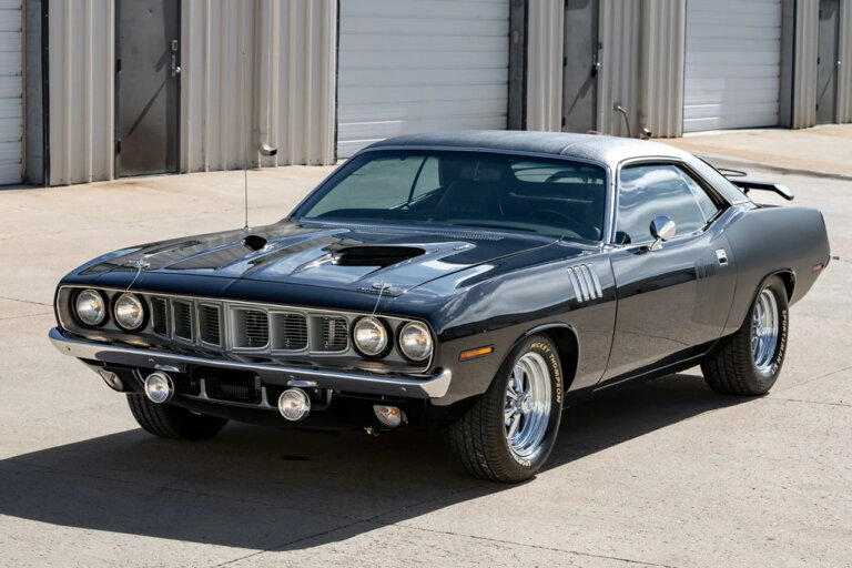 black 71' Barracuda